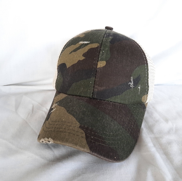 NEW! camo pony tail hat - Picture 4 of 4
